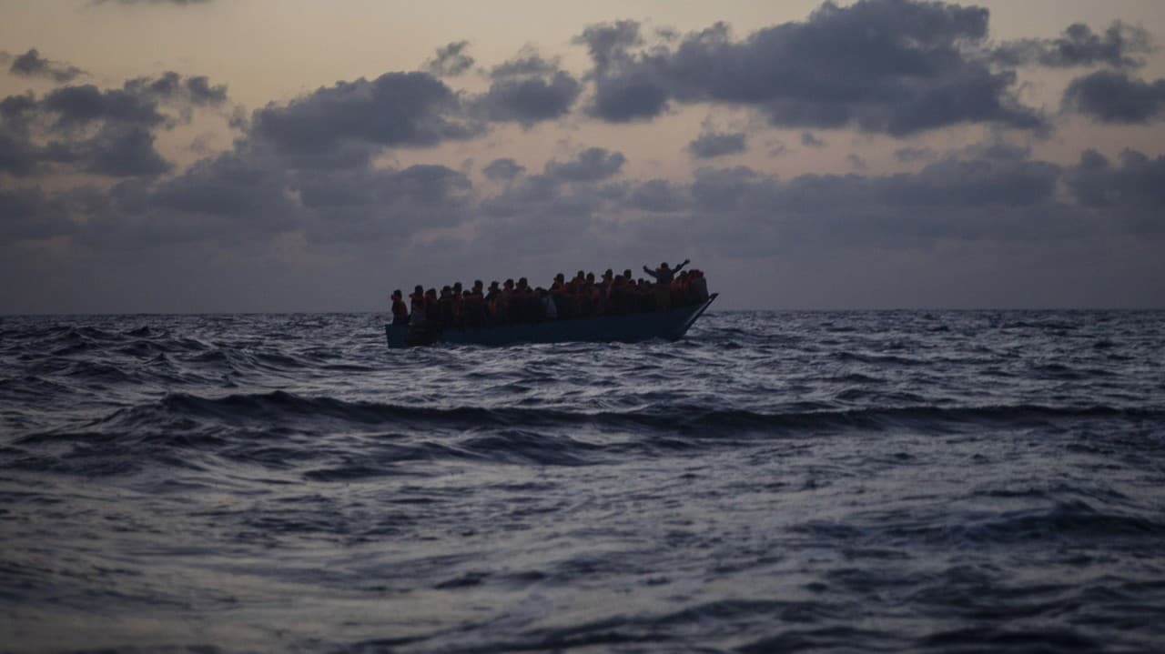 Na ostrov Lampedusa dorazilo na lodiach vyše 600 migrantov: Poskytnú im prvú pomoc