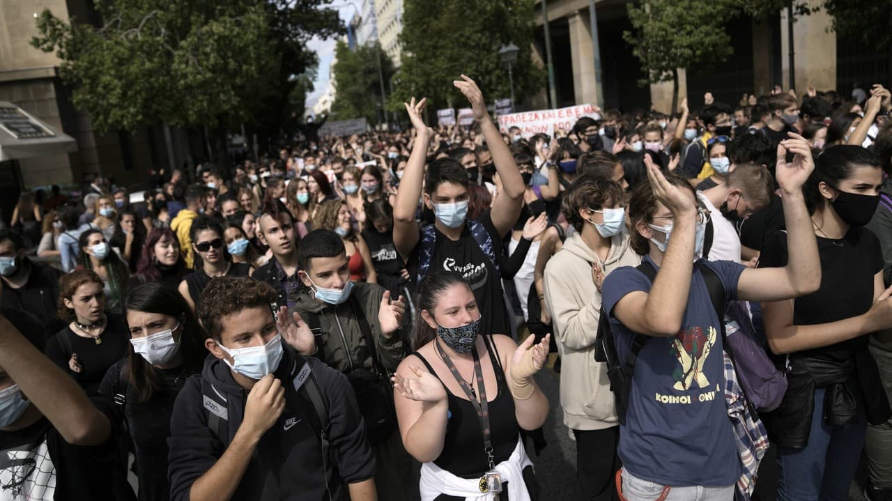 Učitelia v Grécku toho majú plné zuby: Tisíce sa rozhodli štrajkovať, jednoznačný odkaz