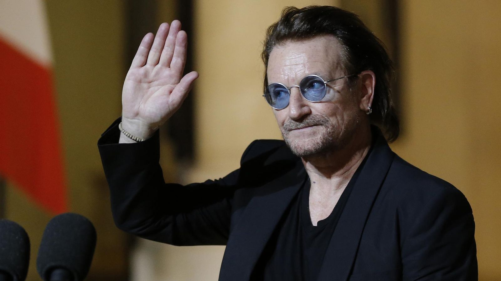 Bono tvrdí, že názov skupiny U2 nemá rád