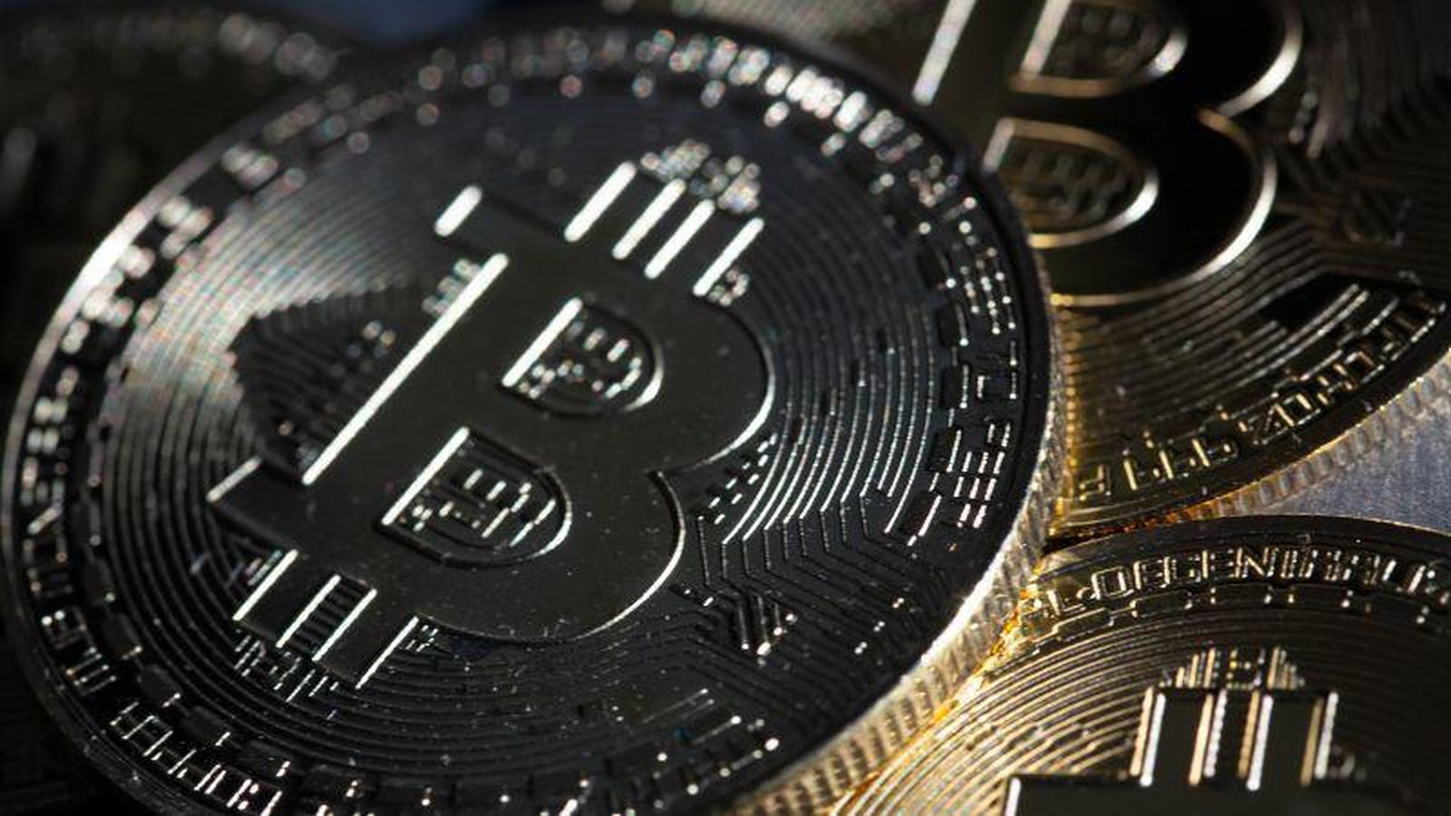 Bitcoin klesol hlbšie pod hranicu 20 000 dolárov