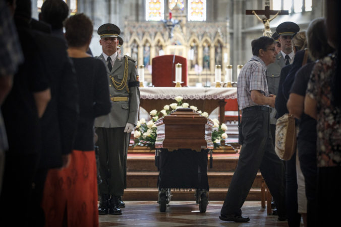 Pohrebu kardinála Tomka sa zúčastní tajomník Jána Pavla II., očakáva sa hojná účasť a prídu aj iní dôležití ľudia