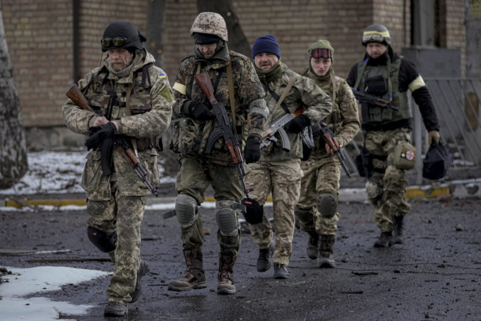 Ukrajinskí vojaci pokračujú v bojoch, podarilo sa im oslobodiť ďalšie dediny na juhu￼
