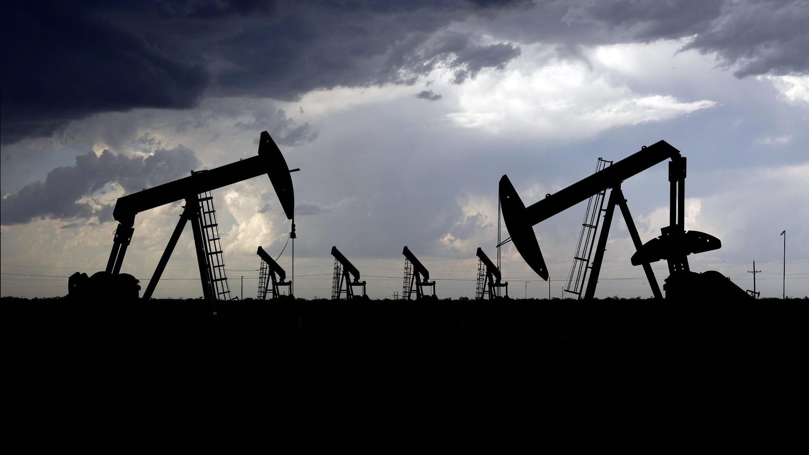 Ceny ropy v závere týždňa mierne vzrástli, za týždeň však klesli o takmer 2 %