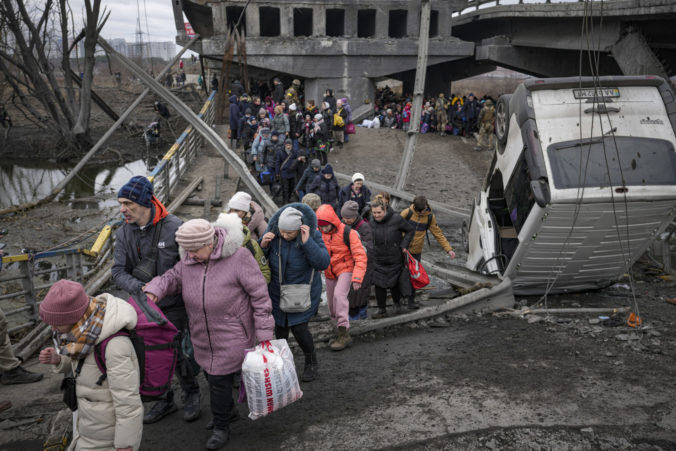 Okupanti nútene deportujú Ukrajincov do Ruska, unesené deti ponúkajú na adopciu￼