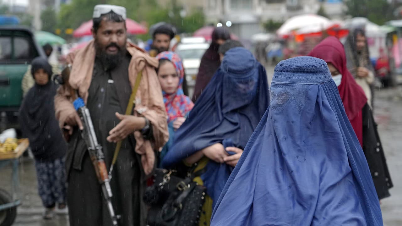 Taliban pokračuje v obmedzovaní práv žien: Po zákaze vzdelávania prišla ďalšia rana