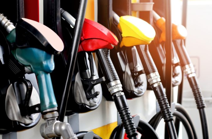 Ako sa budú vyvíjať ceny benzínov a nafty? Analytici majú dobré správy