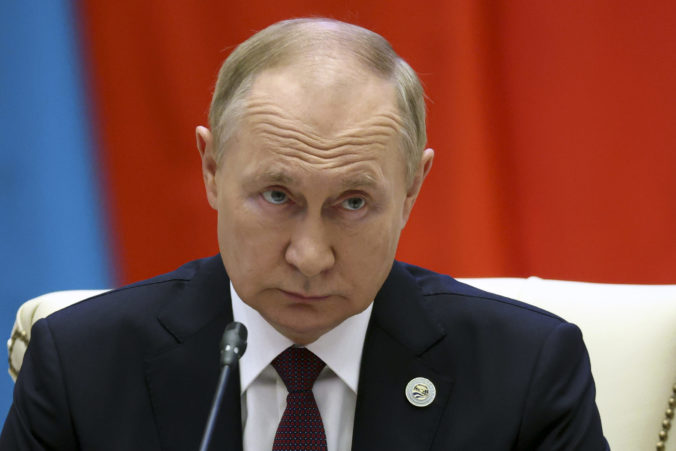 Putin napriek svojim generálom poslal ruských vojakov na istú smrť