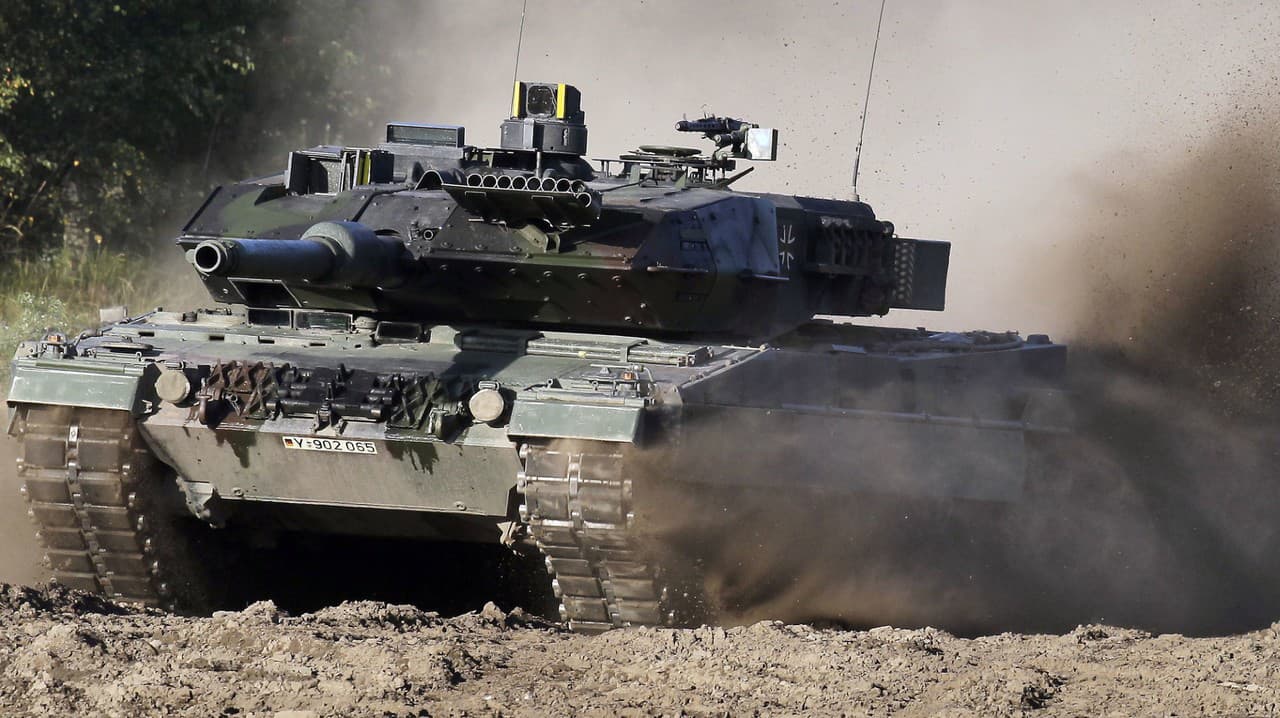 Šéf ukrajinskej prezidentskej kancelárie: Ukrajina potrebuje stovky tankov