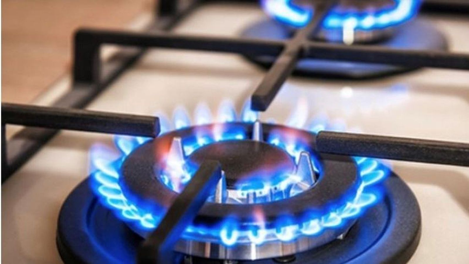 Ceny plynu v Európe pokračujú v utorok po rannom oživení v poklese