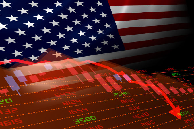 Americký akciový trh opäť klesol pre obavy investorov, že ekonomika smeruje do bolestivej recesie