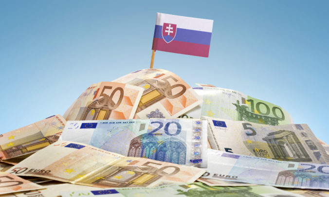 Slovenská ekonomika po komplikovanom štarte mierne porastie, stáť by mala na dvoch hlavných pilieroch