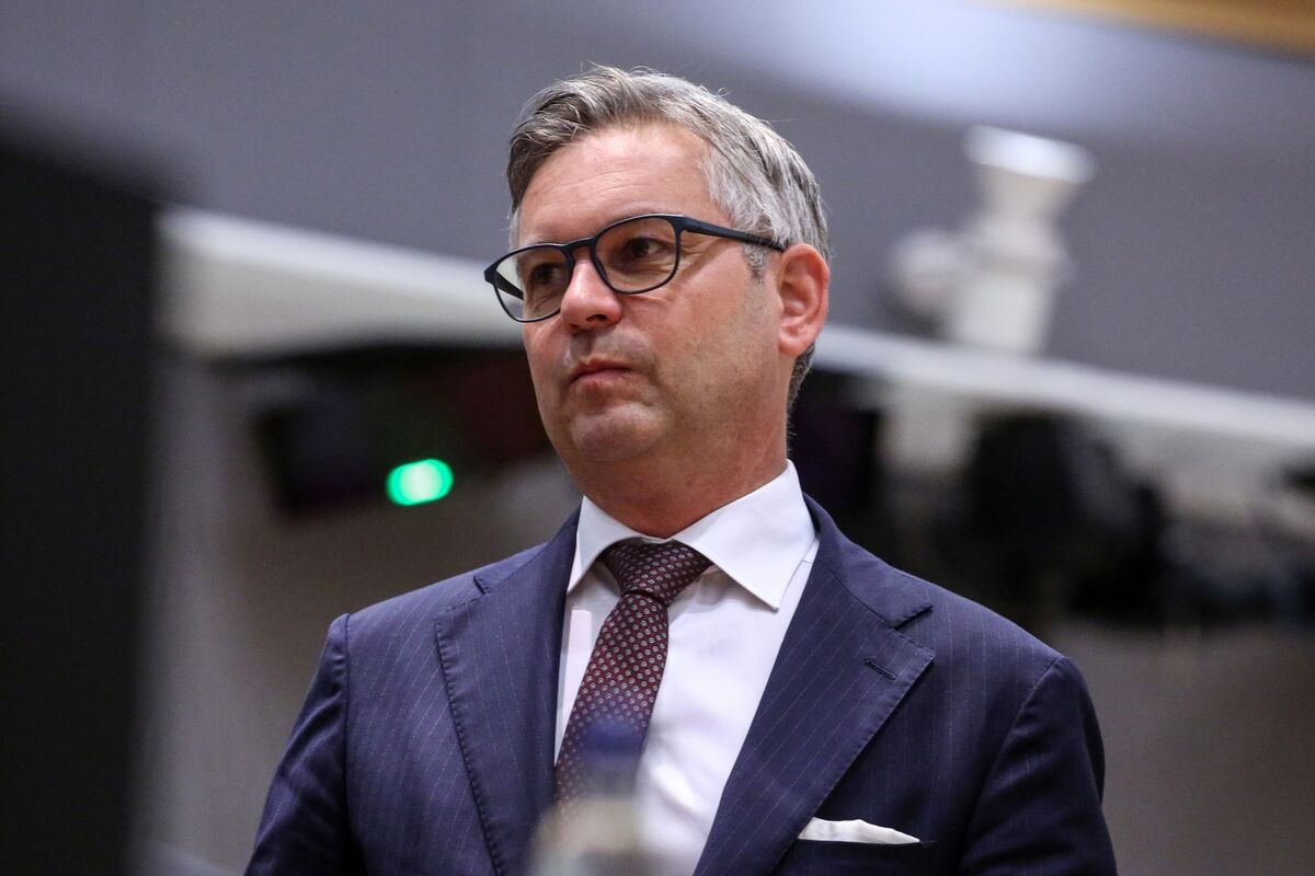 Rakúsky minister financií zvažuje zastropovanie cien vybraných potravín