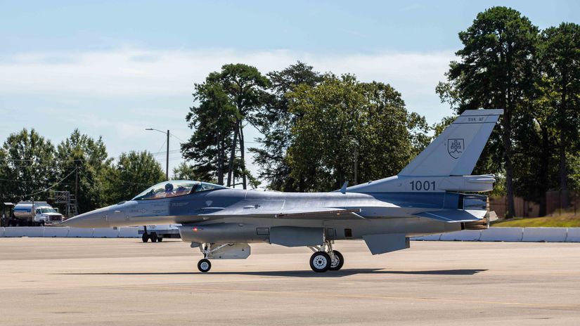 Bojujúci sokol: prvá slovenská stíhačka F-16 už lieta