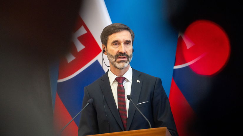 Slovensko podporí mierovú konferenciu, ktorá sa uskutoční na žiadosť Ukrajiny, vyhlásil Juraj Blanár