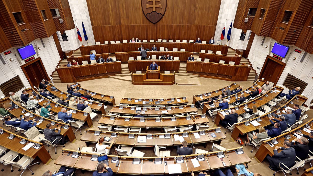 Parlamentom opäť znela diskusia o znásilnení: Takúto zmenu navrhujú opoziční poslanci