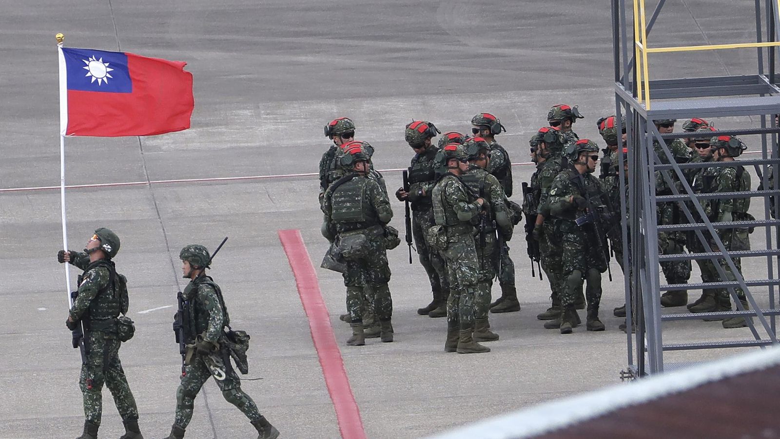 Taiwan je v pohotovosti kvôli vojenským manévrom Číny