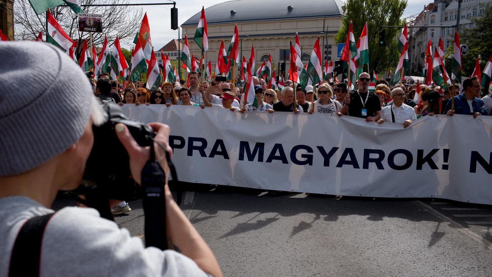 Na demonštráciu Orbánovho kritika prišli do maďarského Debrecína tisíce ľudí